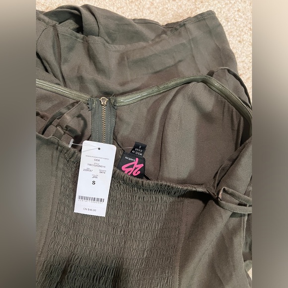 NWT 2B BeBe green studded romper size Small - Picture 11 of 11